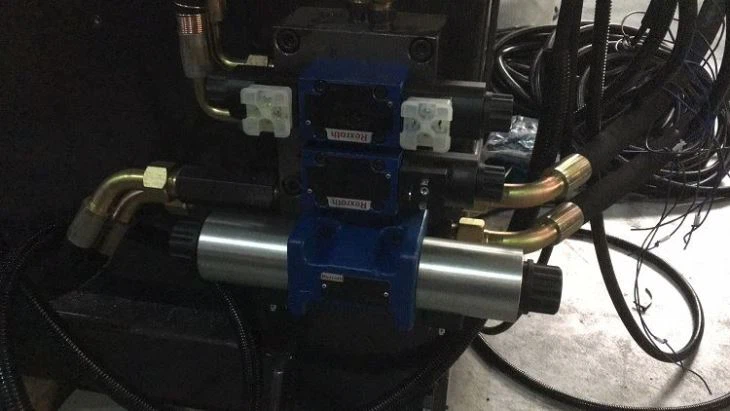 Plastic Injection Moulding Machine 3(001)